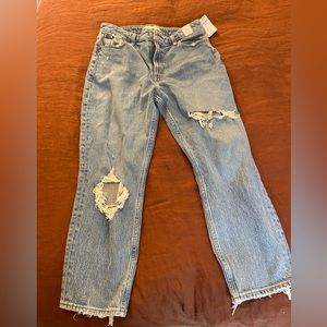 NWT Abercrombie high rise mom jean 29S/8S